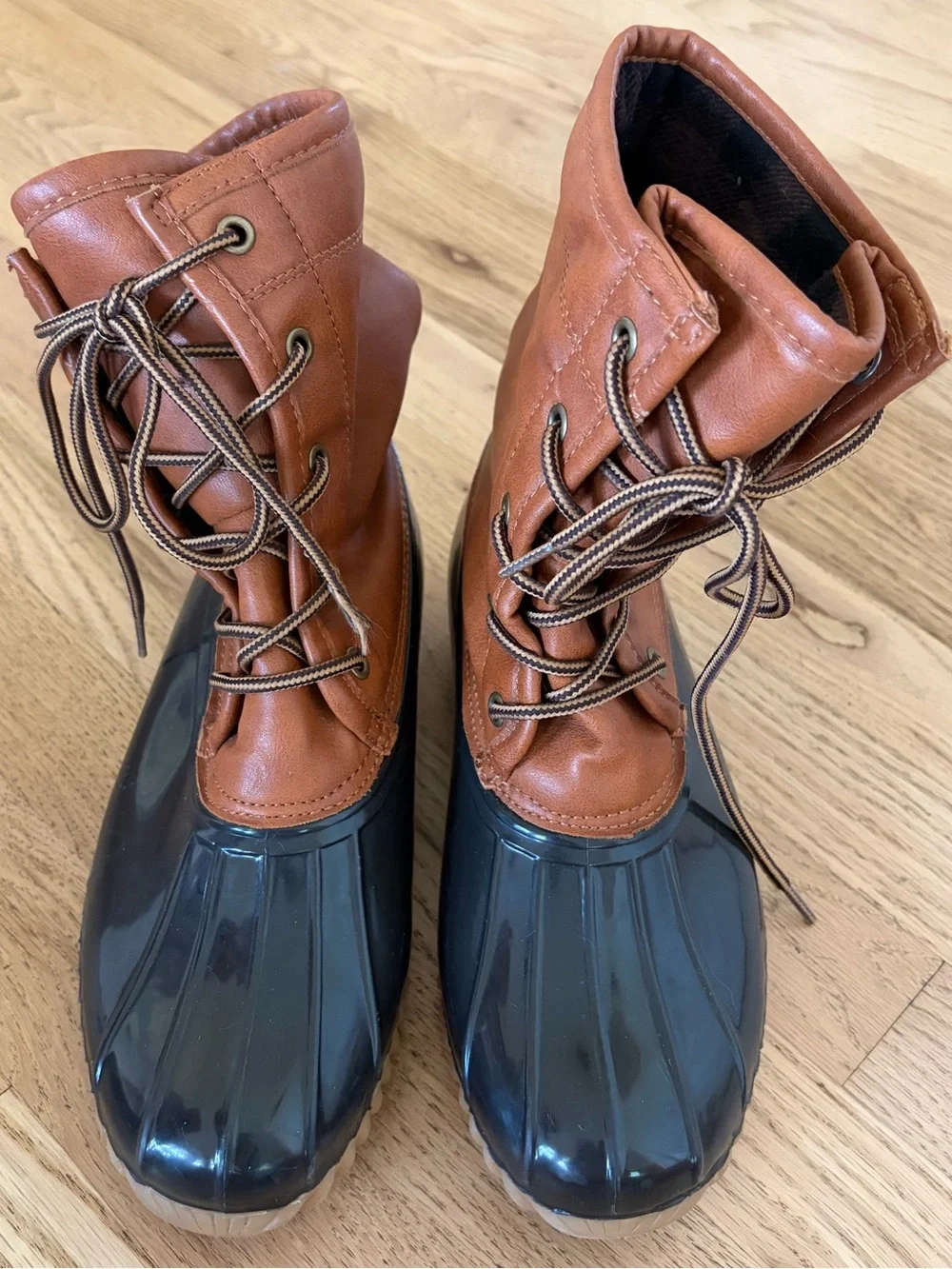 Duck Boots “Arianna“ Brown/Black Classic Waterproof Lace-Up Boots. Size 7M
